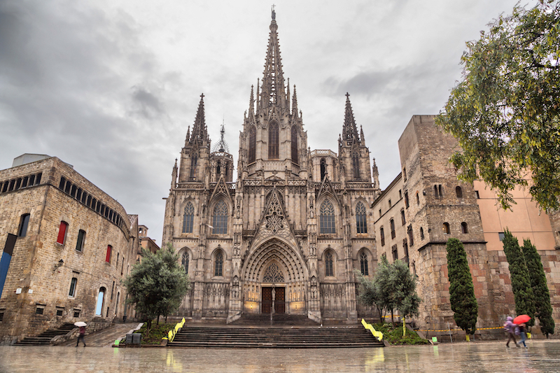 Barcelona-Cathedral-located-in-Gothic-Quarter.jpg
