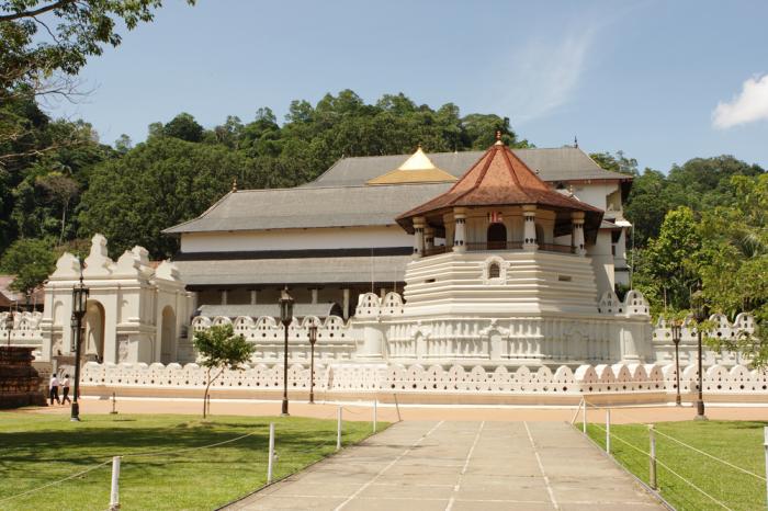temple-of-the-tooth-relic.jpg